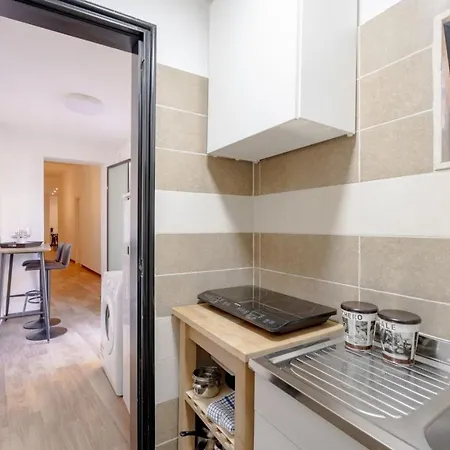 Апартаменти Covi Del Viaggiatore 2 - Modern Comfort, Timeless Charm *