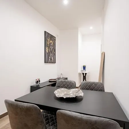 Apartment Covi Del Viaggiatore 2 - Modern Comfort, Timeless Charm Bari