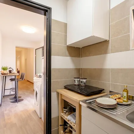 Апартаменти Covi Del Viaggiatore 2 - Modern Comfort, Timeless Charm *