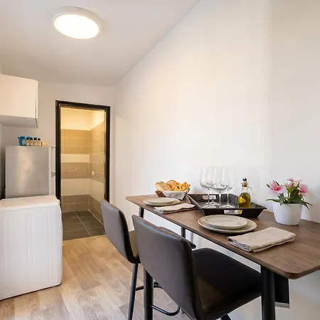 Covi Del Viaggiatore 2 - Modern Comfort, Timeless Charm Апартаменти *